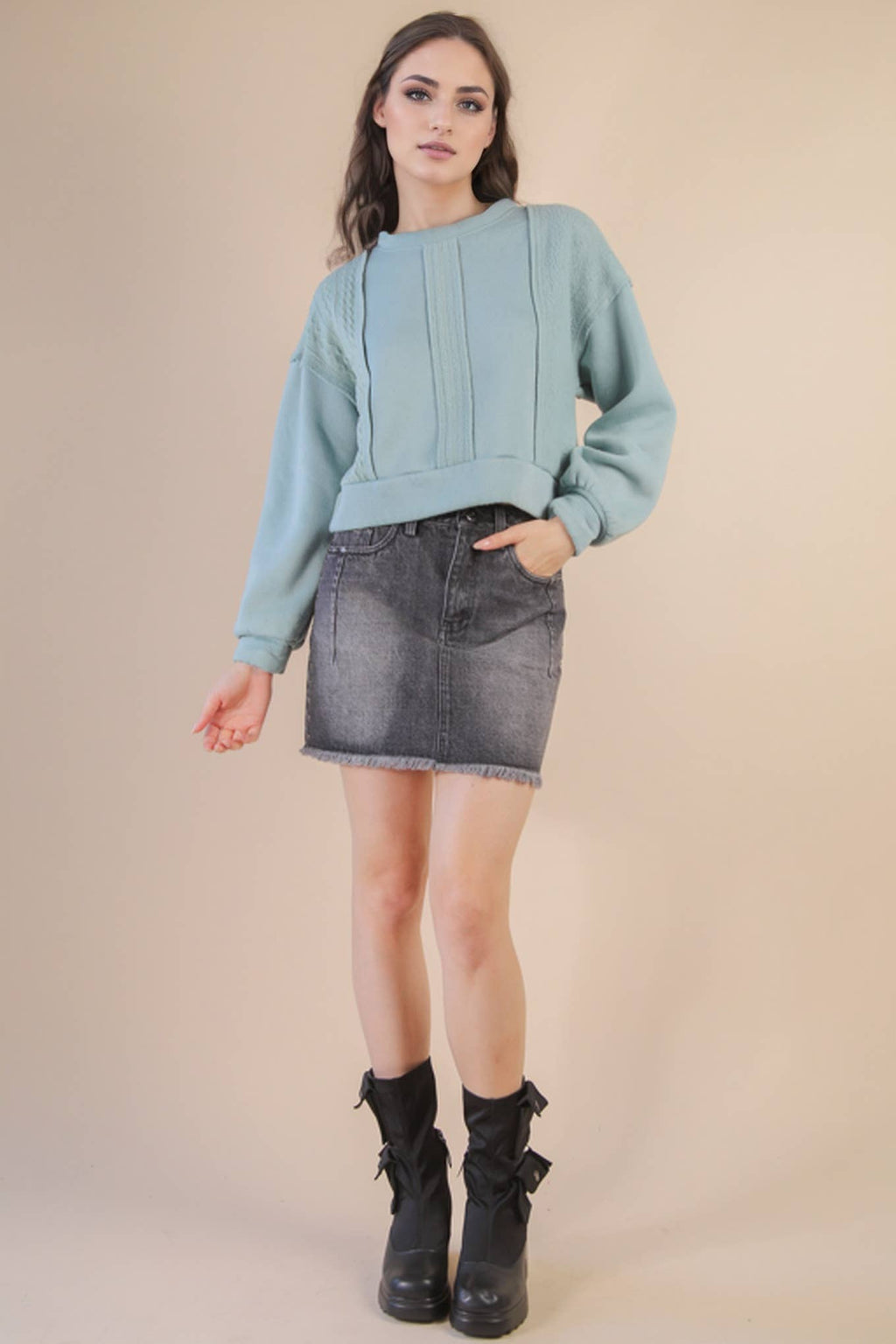 VT15193-Cable Contrast Detail Oversized Knit Crop Top