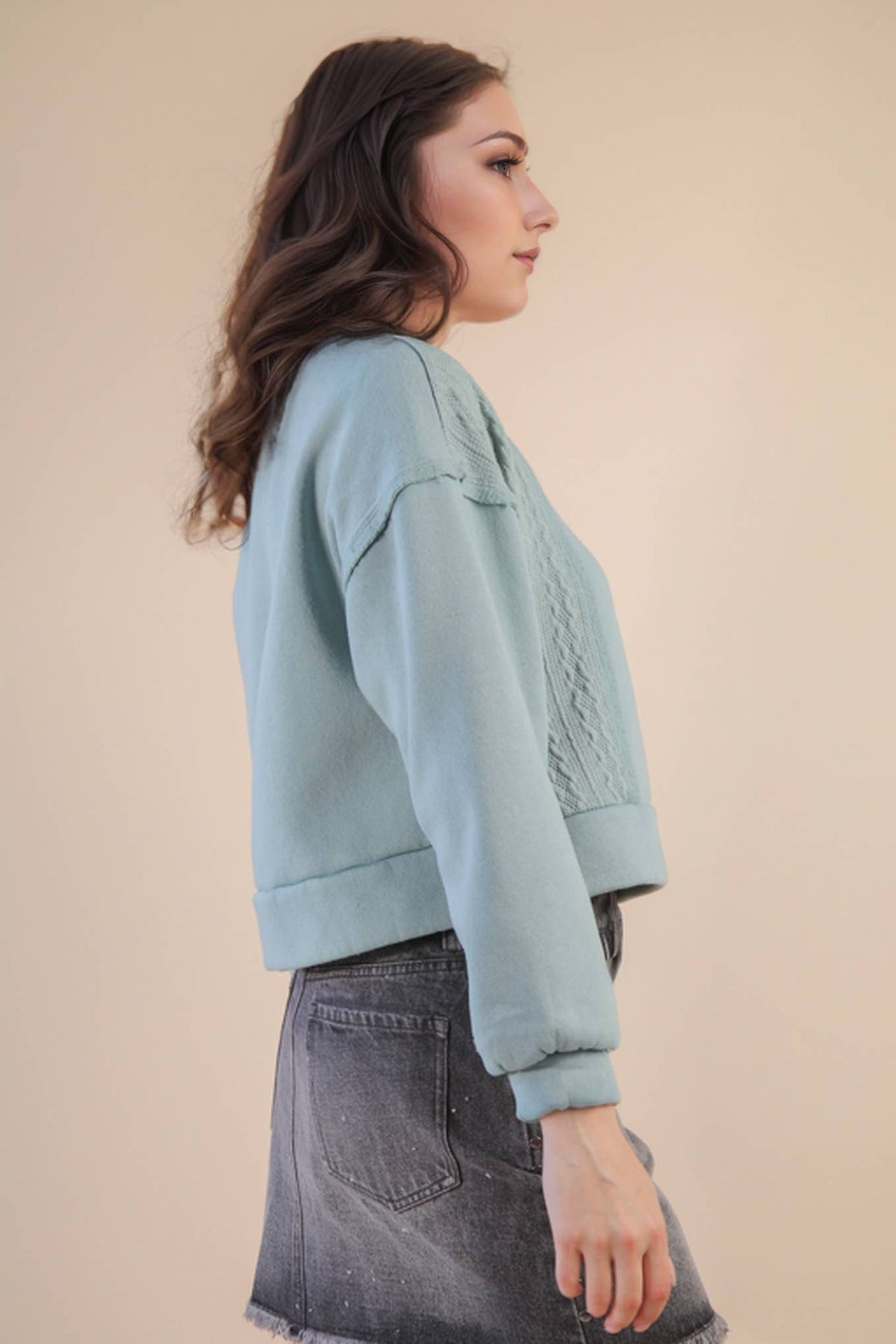 VT15193-Cable Contrast Detail Oversized Knit Crop Top