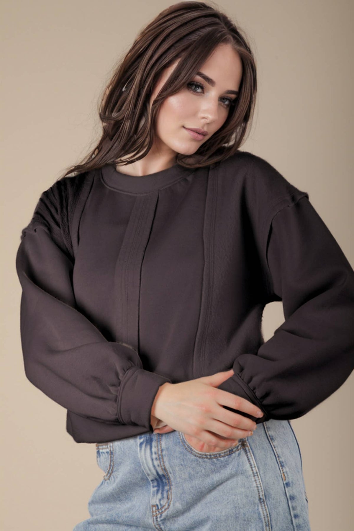VT15193-Cable Contrast Detail Oversized Knit Crop Top