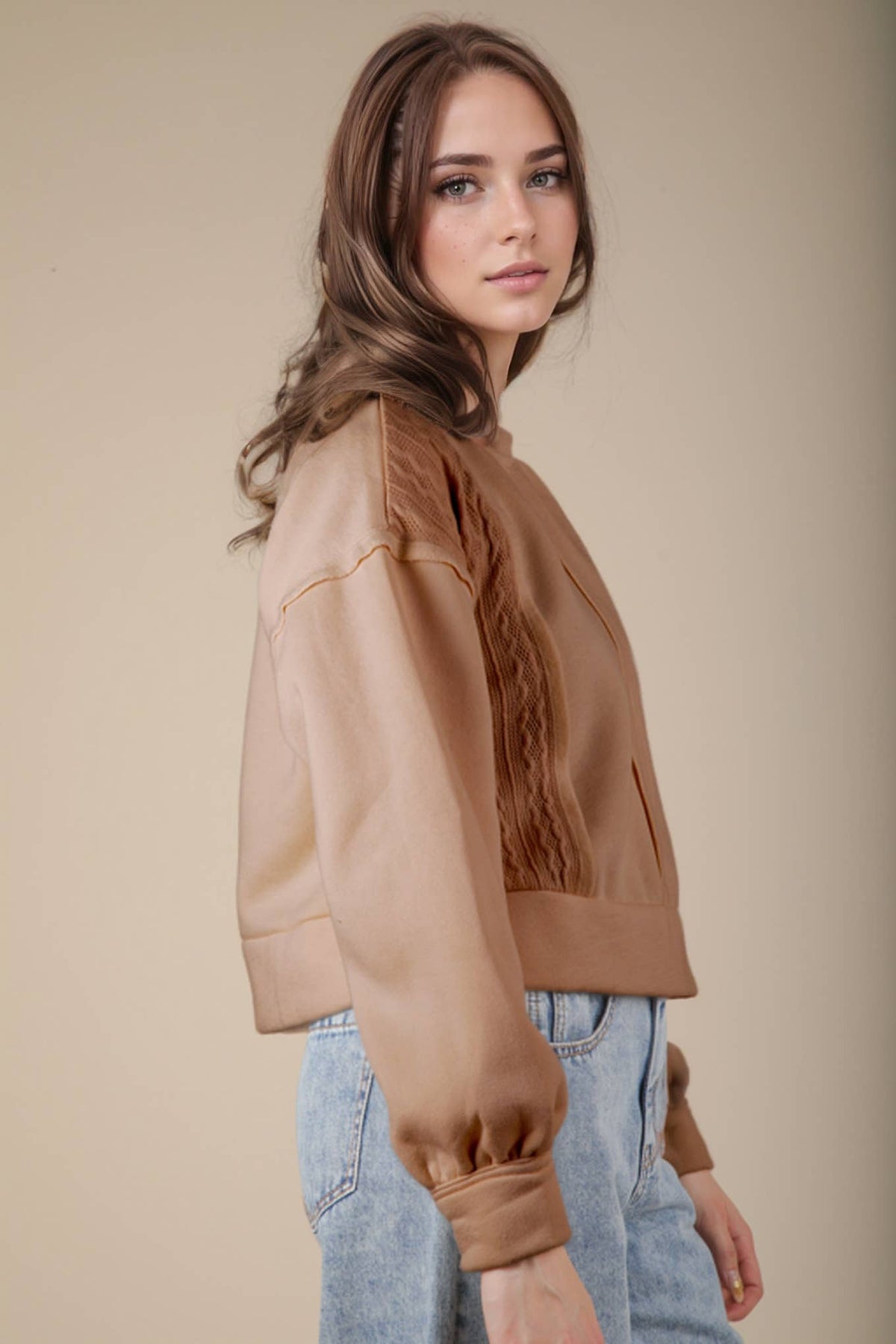 VT15193-Cable Contrast Detail Oversized Knit Crop Top